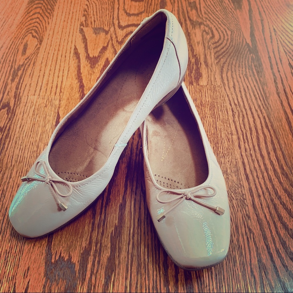 Clark artisan blush pink flats